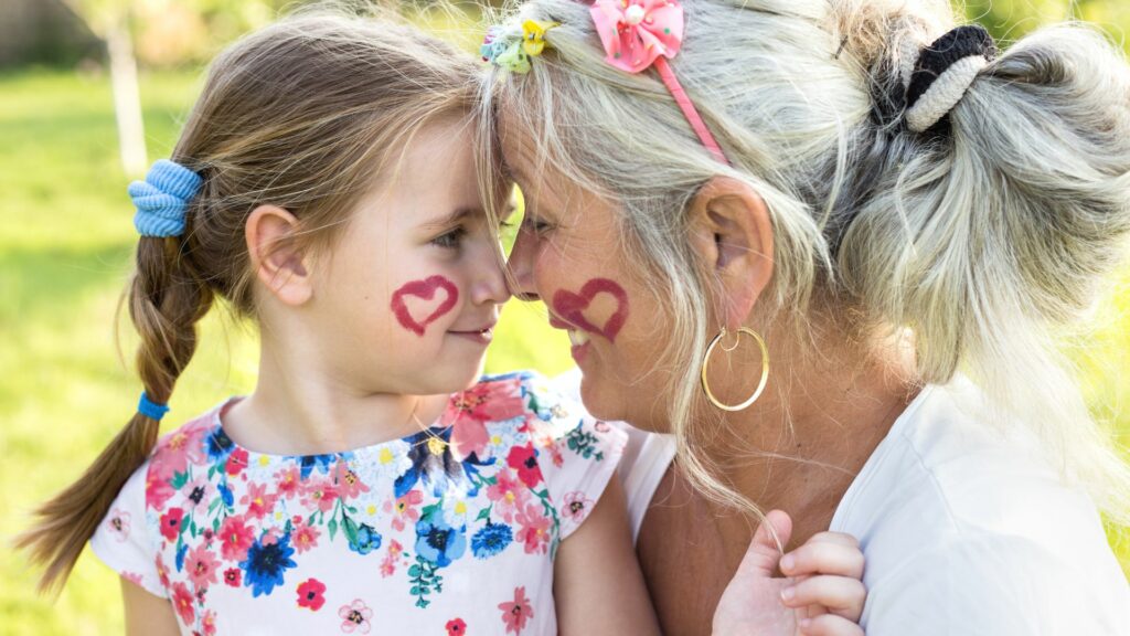 Grand mère et sa petite fille