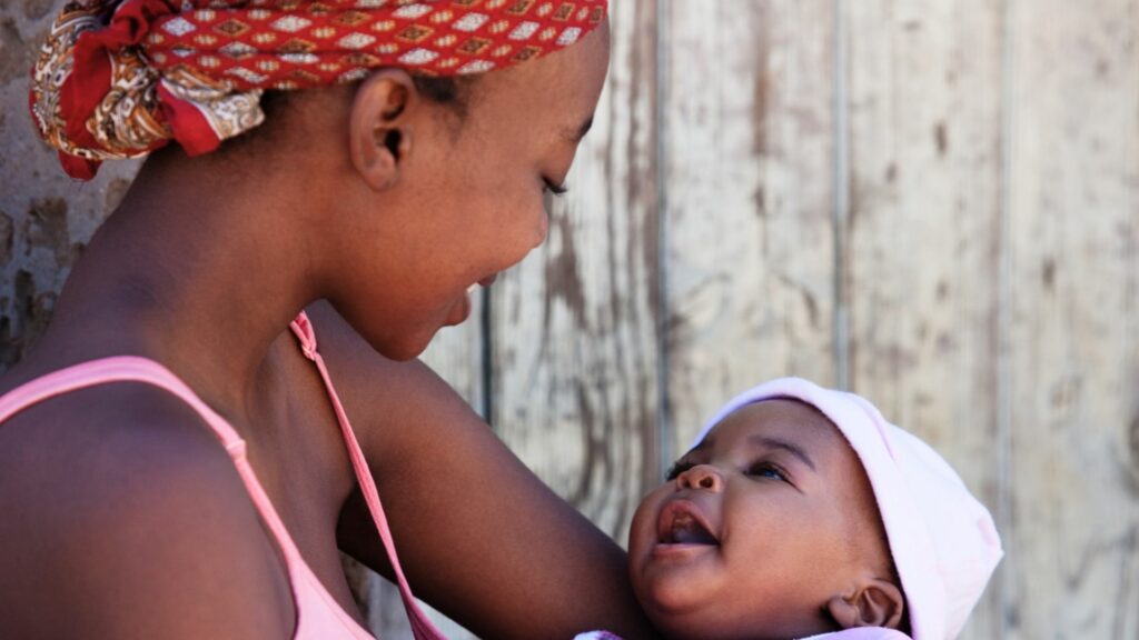 Mère africaine avec son bébé - Afrique