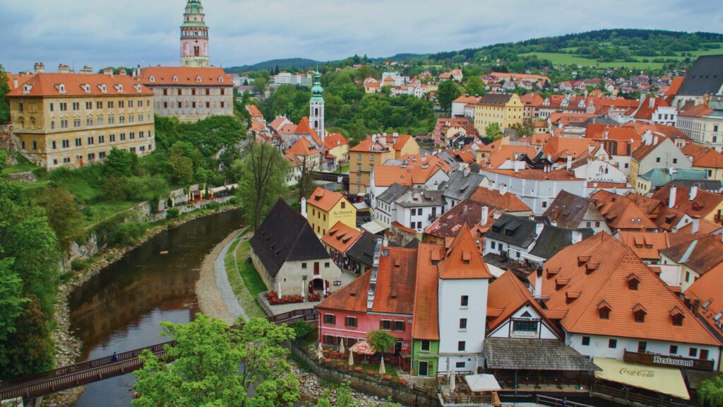 Vue panoramique de Cesky Krumlov avec la rivière Vltava en République Tchèque.