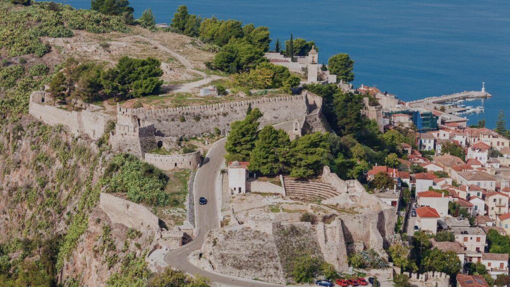 Vue de la forteresse de Palamidi surplombant Nafplio en Grèce.