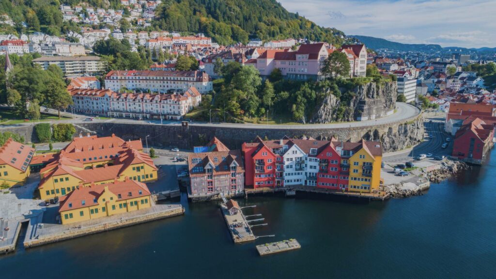 Maisons colorées et port historique de Bergen, Norvège